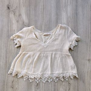 100% Cotton lace ZARA top
Says xs but definitely can fit small
Made in india